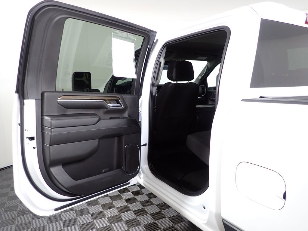 Used 2024 Chevrolet Silverado 2500 LT AWD/4WD image 31