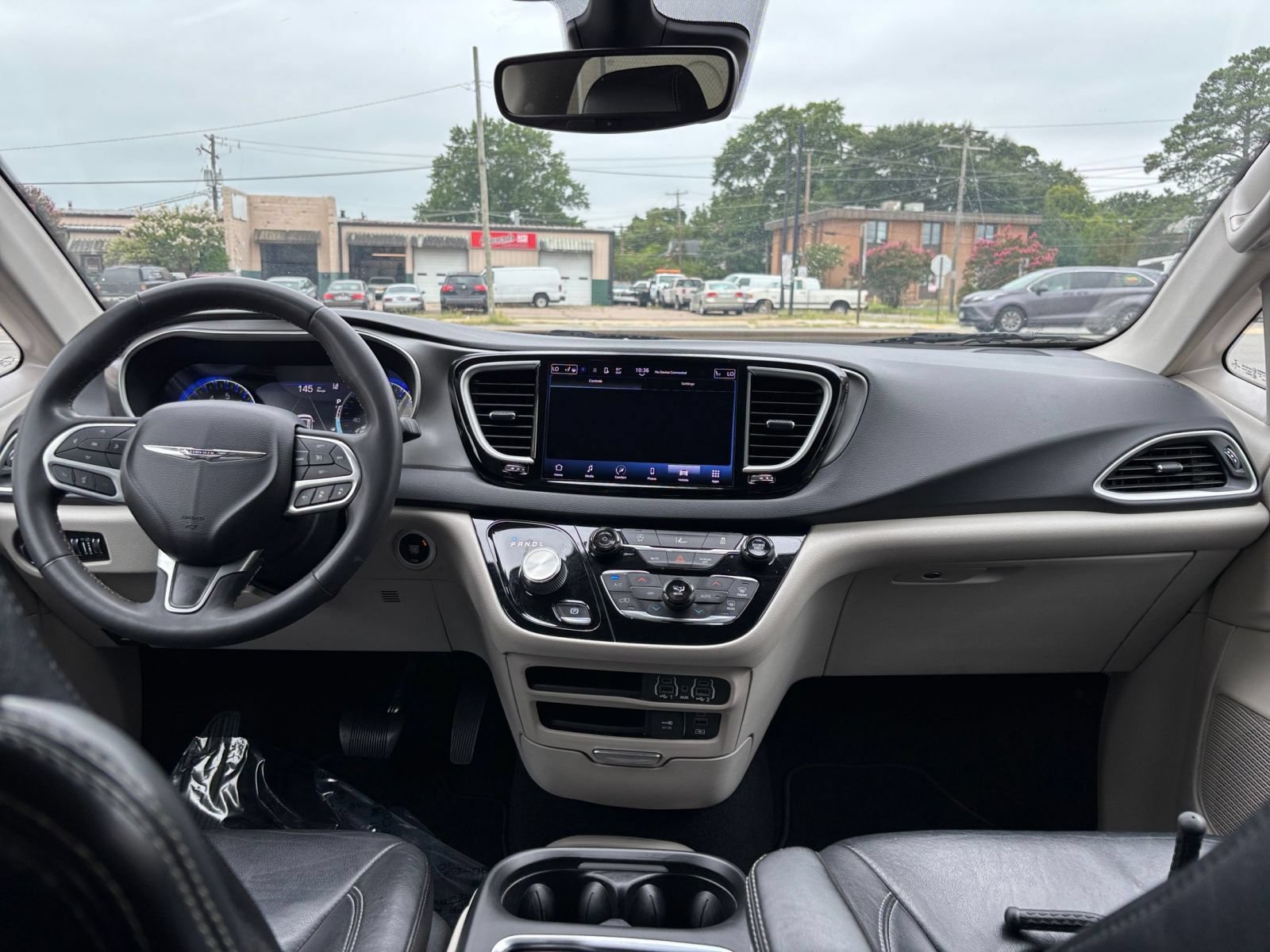 Used 2022 Chrysler Pacifica Touring-L FWD image 36