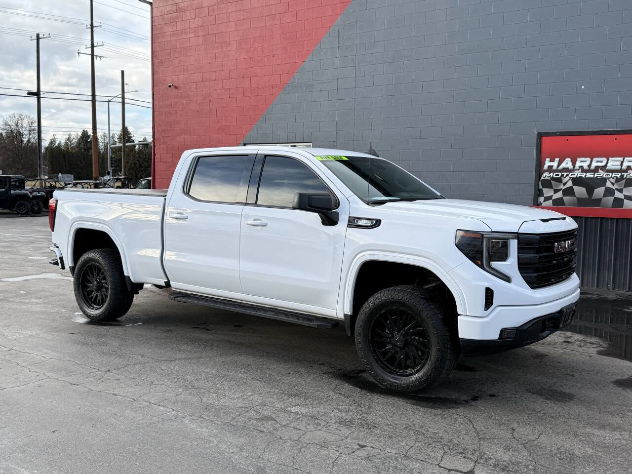 Used 2024 GMC Sierra 1500 Elevation image 1