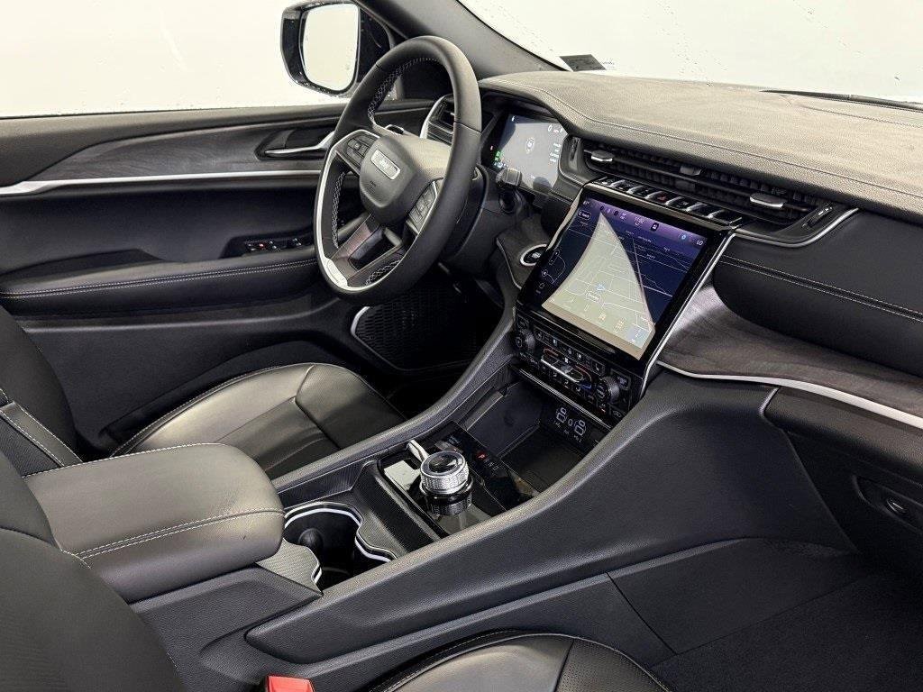 New 2025 Jeep Grand Cherokee Limited w/ Luxury Tech Group II image 10
