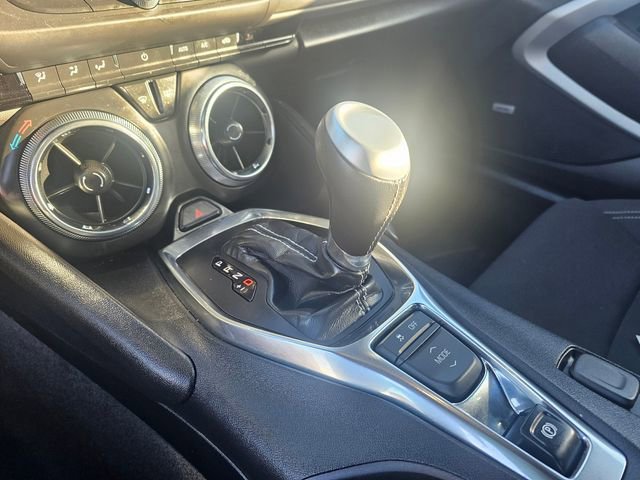 Used 2022 Chevrolet Camaro LT w/ RS Package image 28