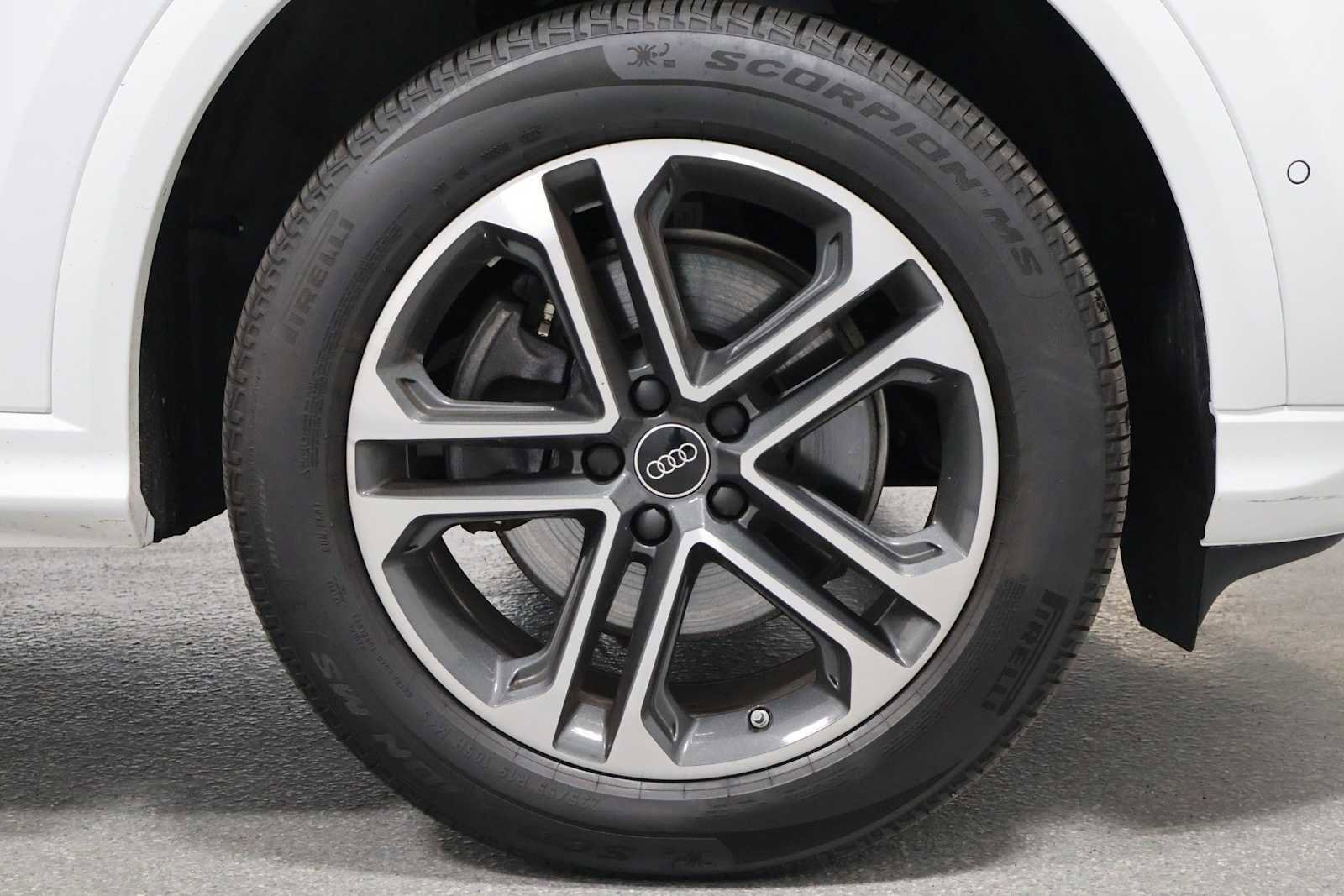 Certified 2025 Audi Q5 Premium w/ Convenience Package AWD/4WD image 12