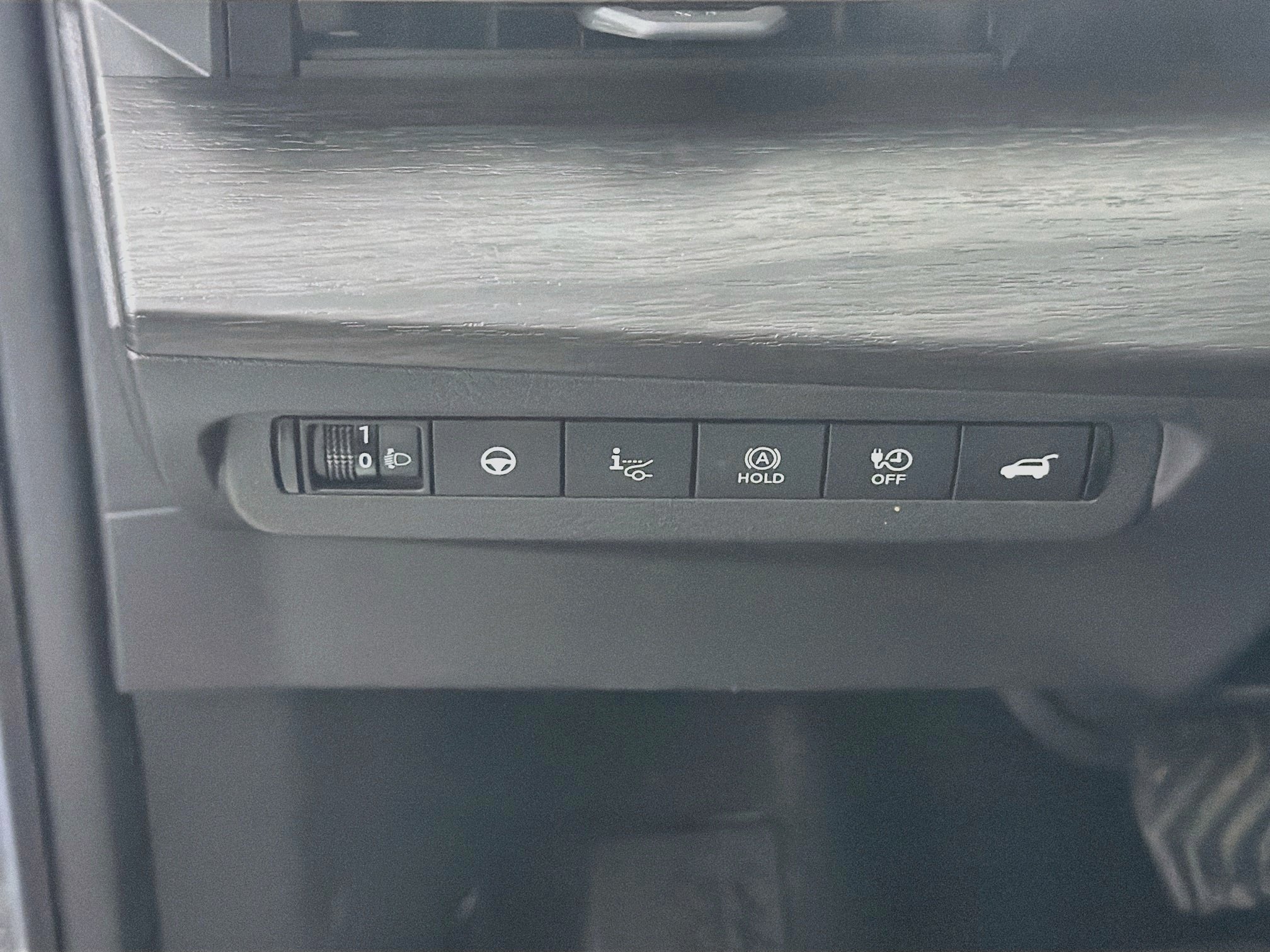 Used 2024 Nissan Ariya AWD image 16