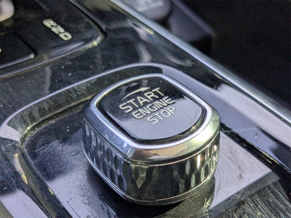 Used 2024 Volvo S60 B5 Plus image 30