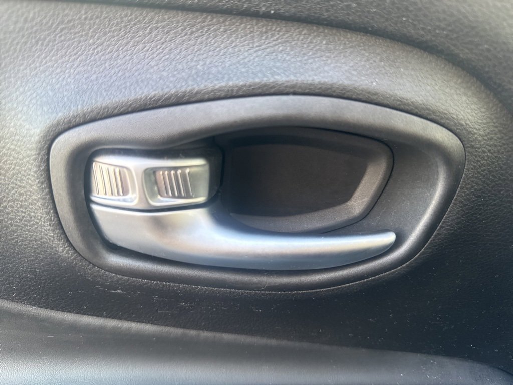 Used 2020 Jeep Renegade Altitude image 33