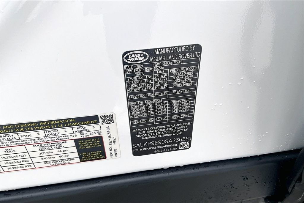 Used 2025 Land Rover Range Rover SE AWD/4WD image 32
