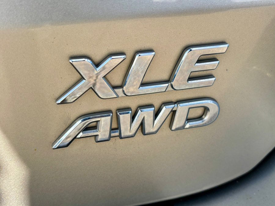 Used 2017 Toyota Sienna XLE w/ XLE Navigation Package image 31