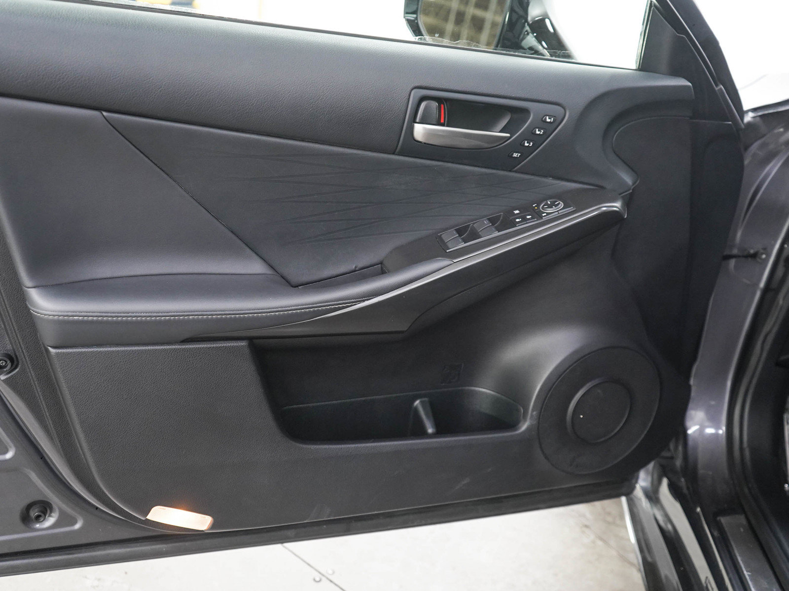 Used 2022 Lexus IS 350 F Sport AWD/4WD image 17