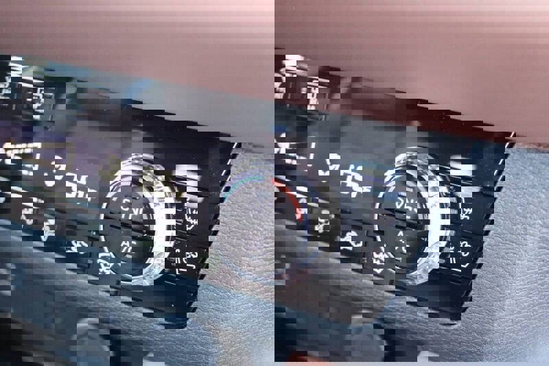 New 2026 Mitsubishi Outlander SEL image 15