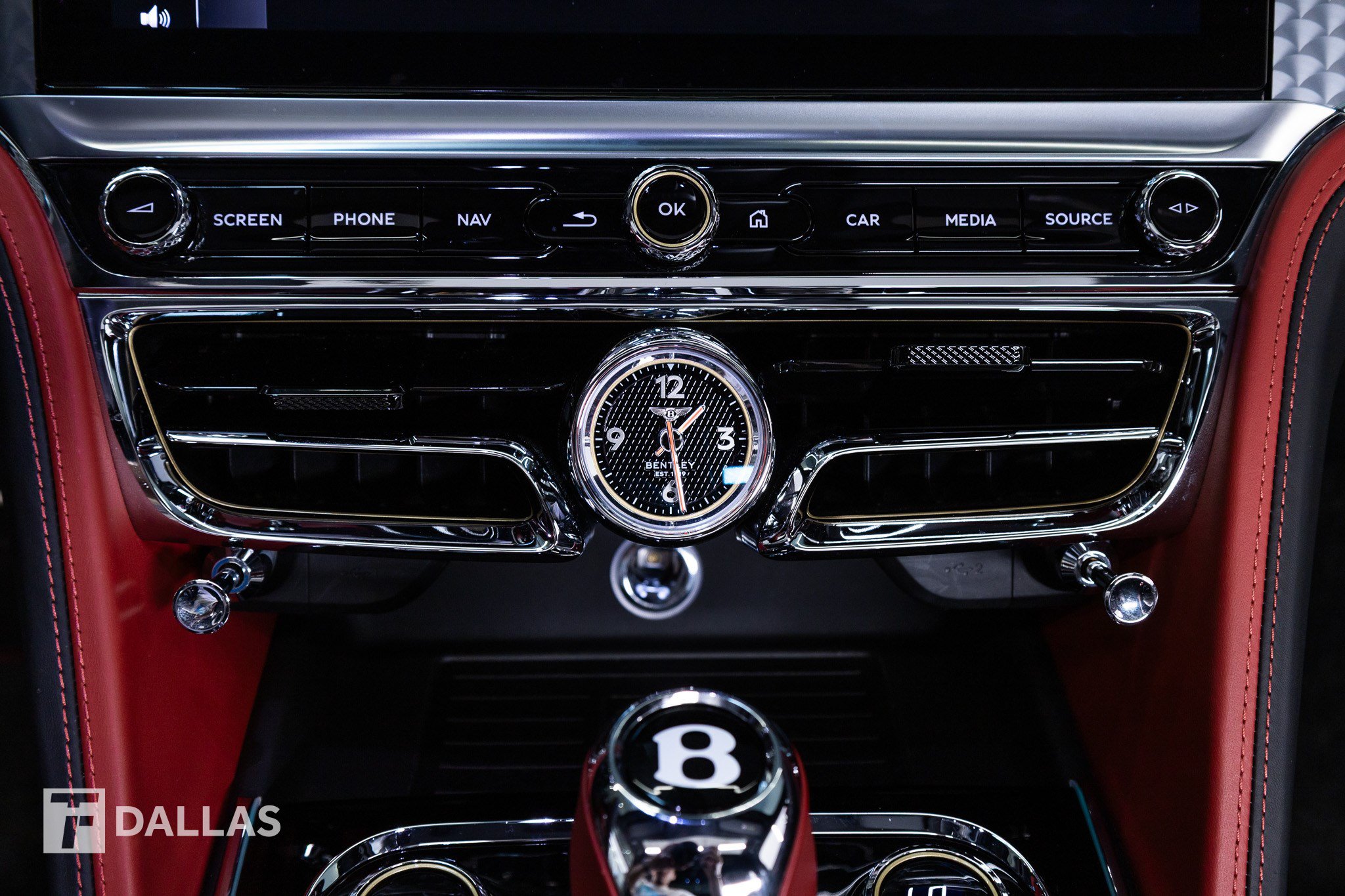 Used 2024 Bentley Flying Spur W12 AWD/4WD image 32