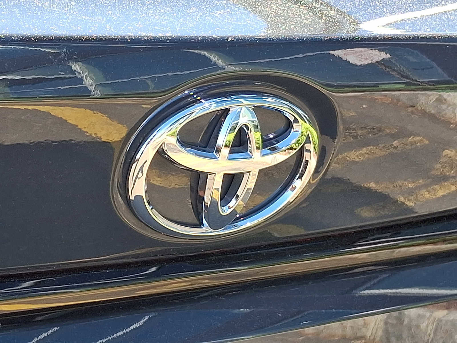Used 2025 Toyota Corolla LE FWD image 29