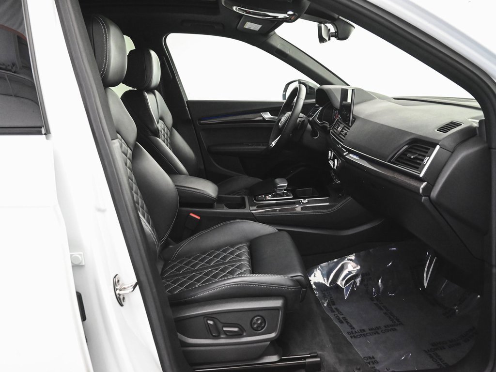 Used 2025 Audi SQ5 Premium Plus w/ Premium Plus Package image 32