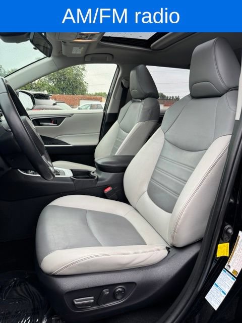 Used 2019 Toyota RAV4 XLE Premium w/ Cold Weather Package AWD/4WD image 14