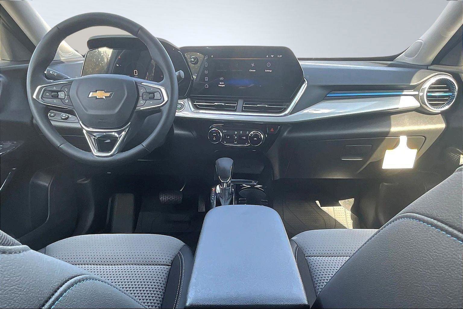 New 2025 Chevrolet Trax LT w/ LT Convenience Package image 5