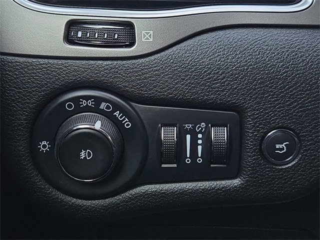 Used 2022 Jeep Cherokee Limited image 28