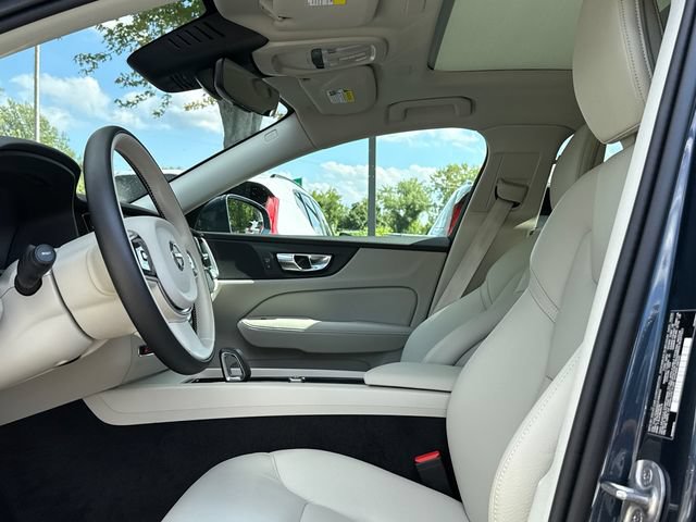 Certified 2025 Volvo V60 B5 Cross Country Plus AWD/4WD image 10