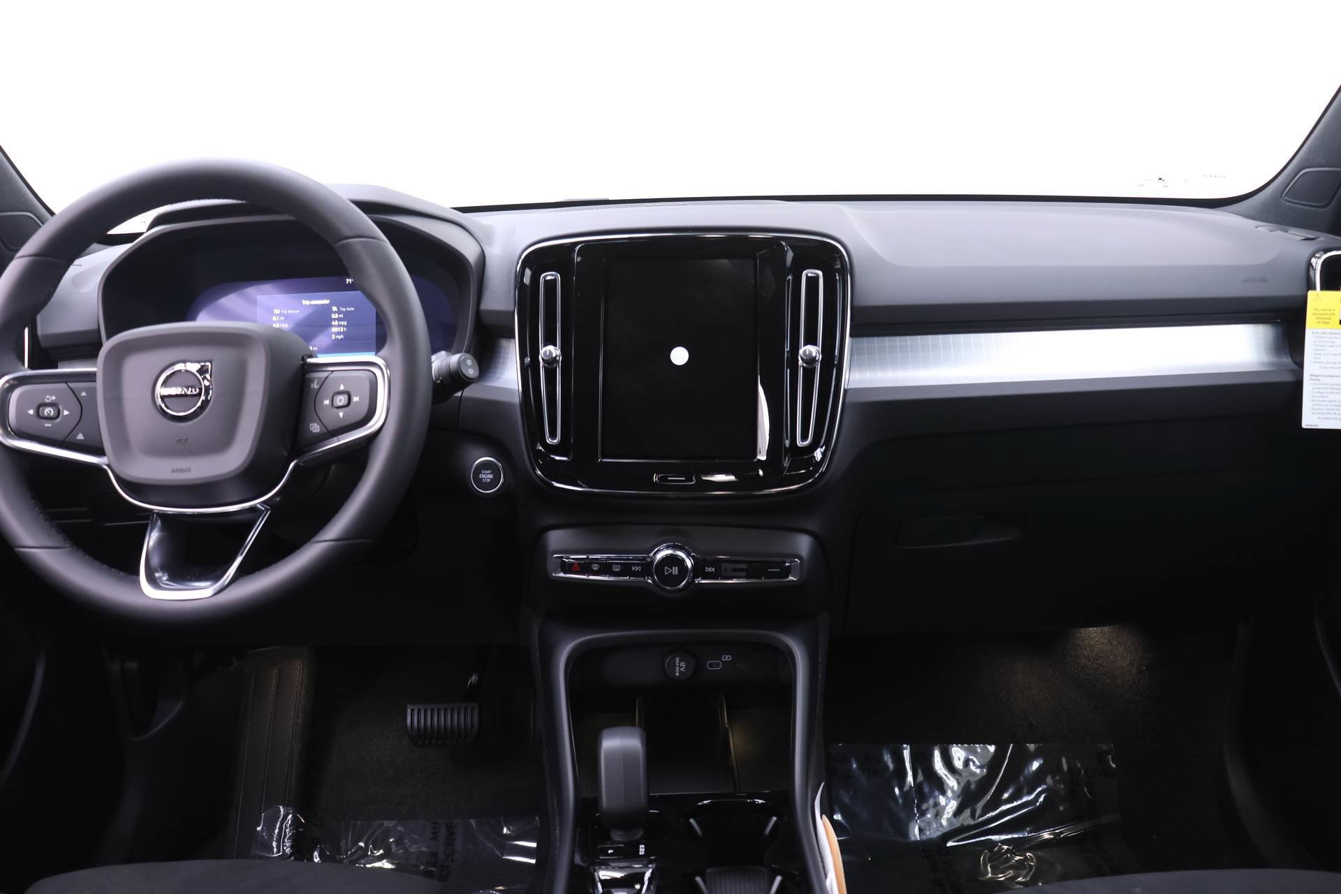 New 2026 Volvo XC40 B5 Ultra w/ Protection Package Premier AWD/4WD image 8