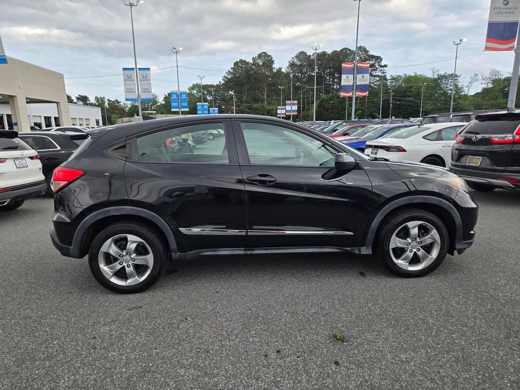 Used 2017 Honda HR-V LX image 4