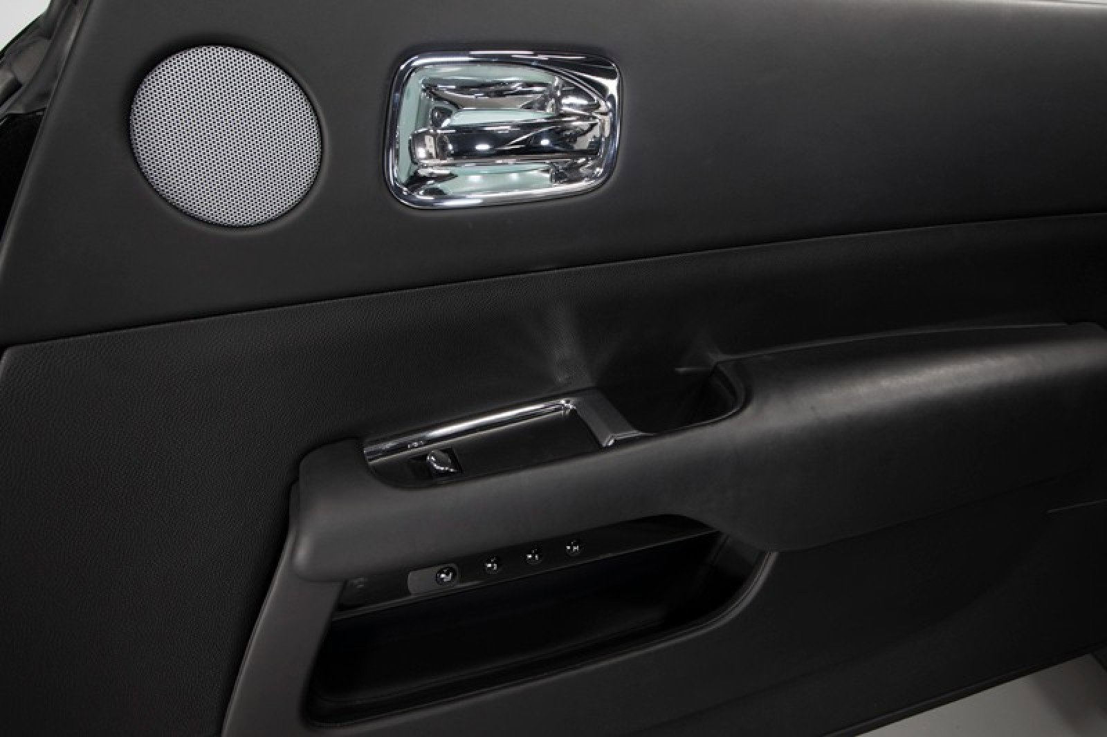 Used 2018 Rolls-Royce Dawn image 43