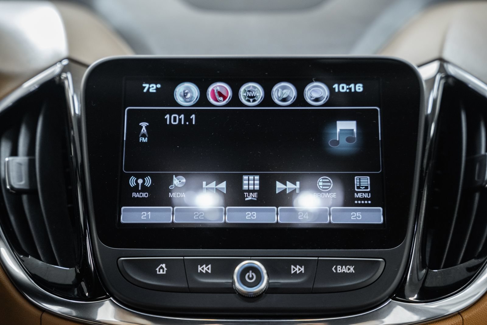 Used 2016 Chevrolet Volt Premier w/ Driver Confidence Package FWD image 20