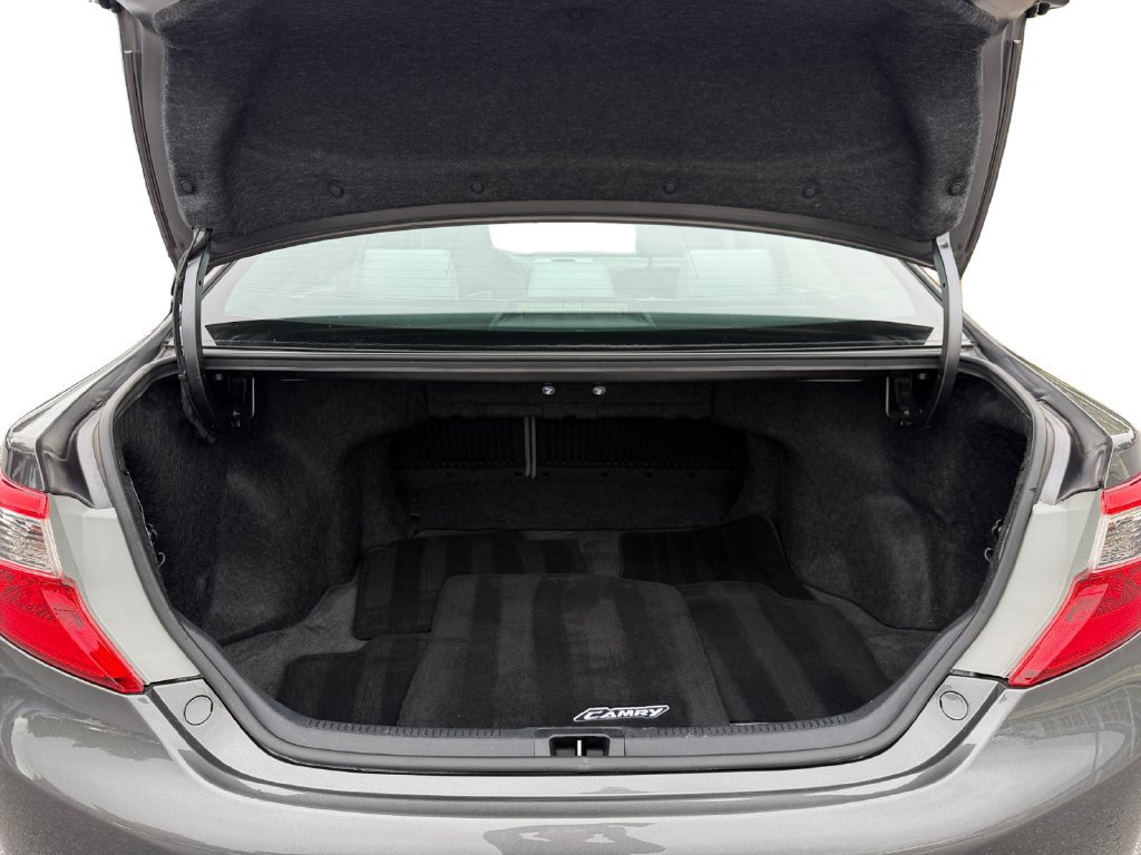 Used 2014 Toyota Camry LE FWD image 9