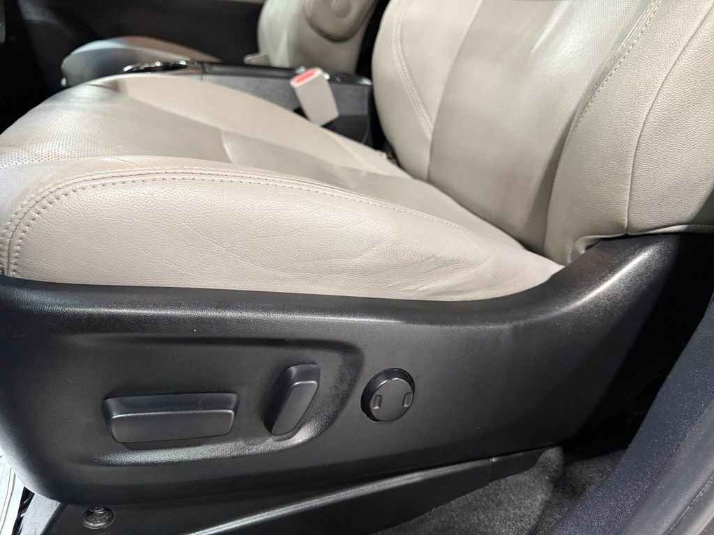 Used 2017 Toyota Sienna Limited AWD/4WD image 27