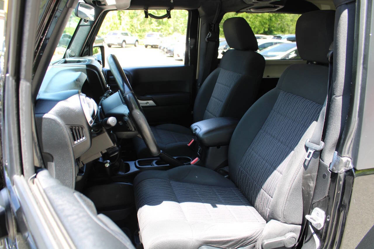 Used 2011 Jeep Wrangler Rubicon w/ Dual Top Group AWD/4WD image 21