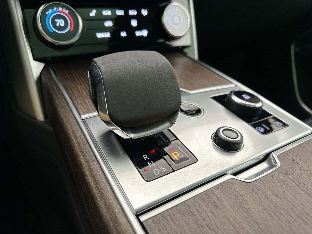 Certified 2023 Land Rover Range Rover SE image 24