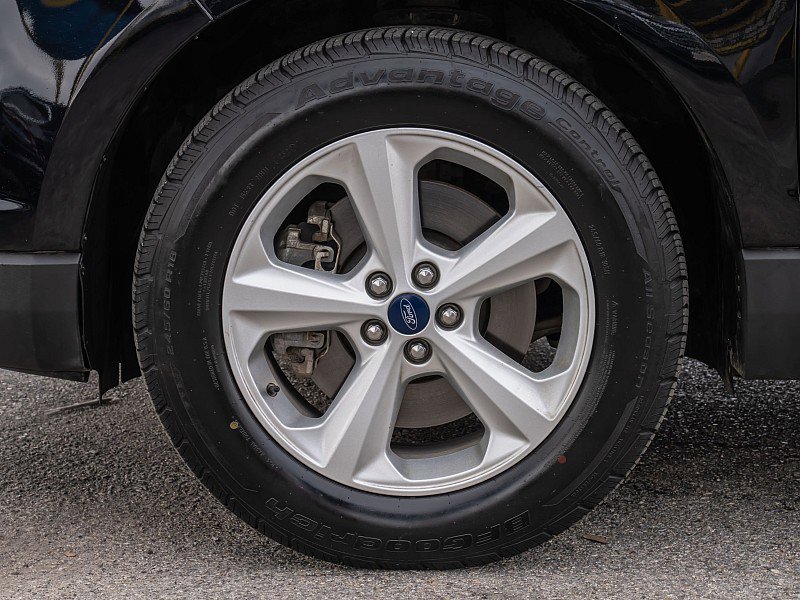 Used 2018 Ford Edge SE w/ Cargo Accessory Package image 29