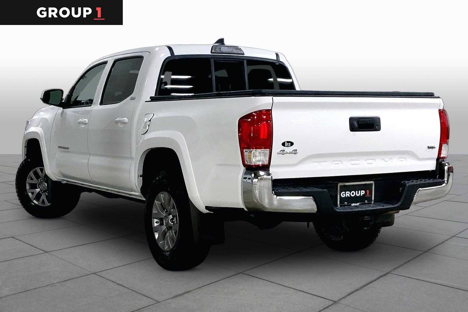 Certified 2017 Toyota Tacoma SR5 w/ Tow Package AWD/4WD image 12