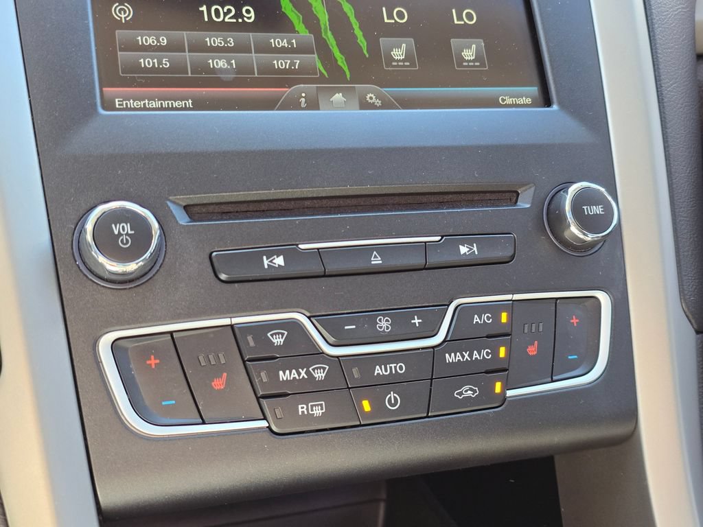Used 2016 Ford Fusion SE w/ Equipment Group 202A FWD image 24