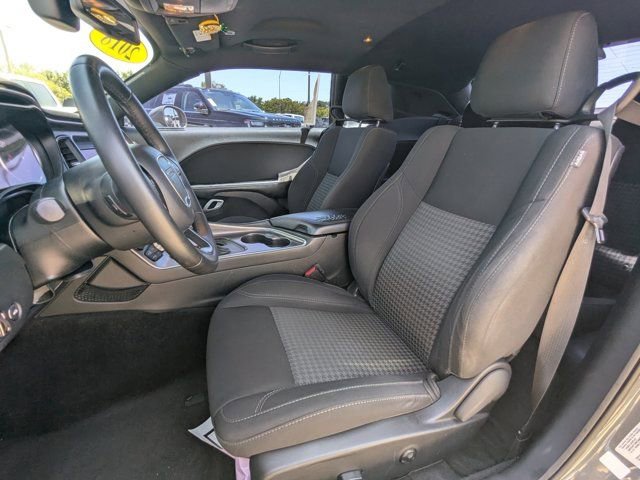 Used 2018 Dodge Challenger SXT RWD image 15