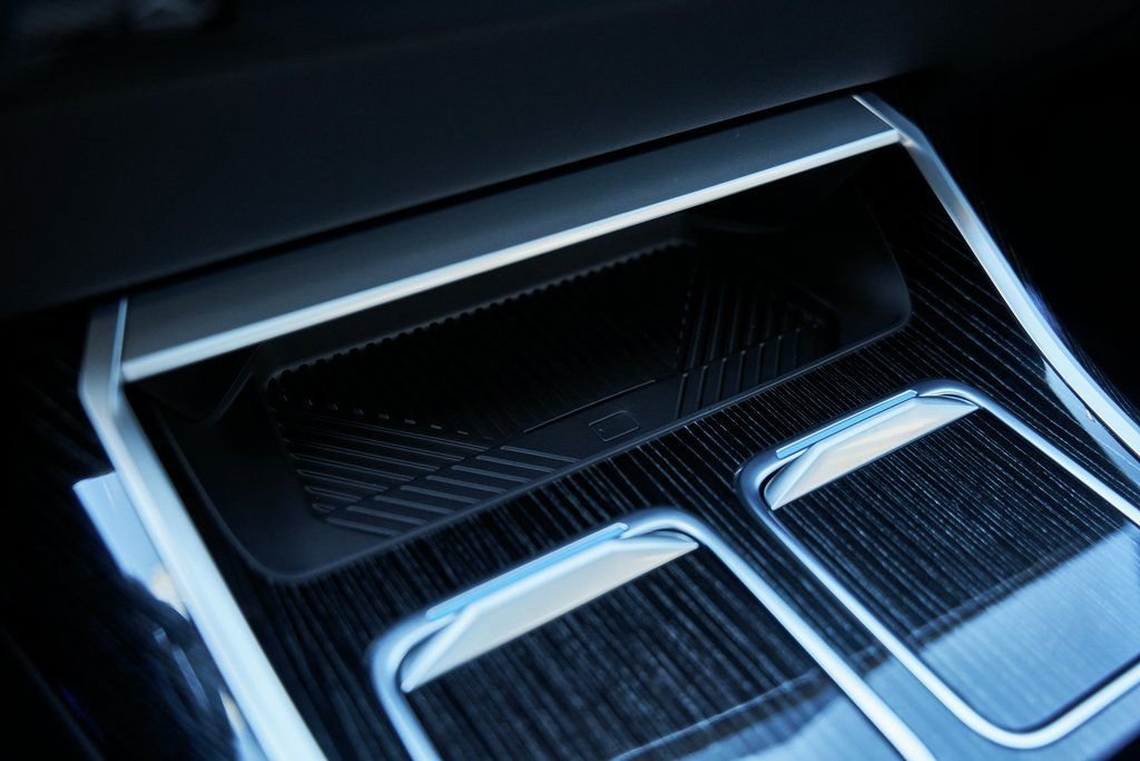 Used 2025 BMW 760i xDrive w/ Executive Package image 70