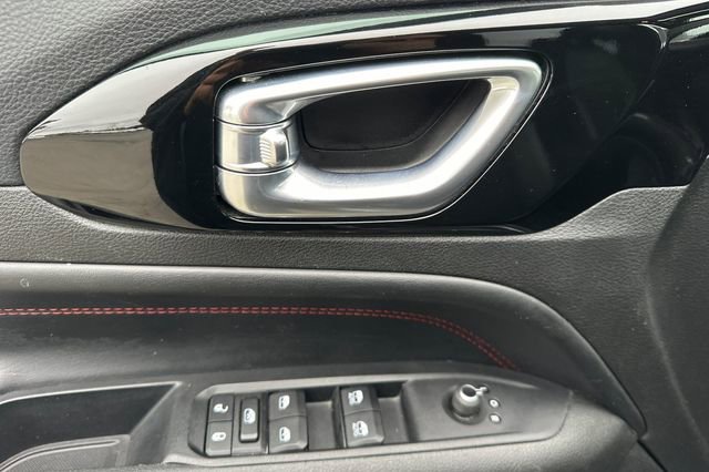 Used 2023 Jeep Compass Trailhawk image 11