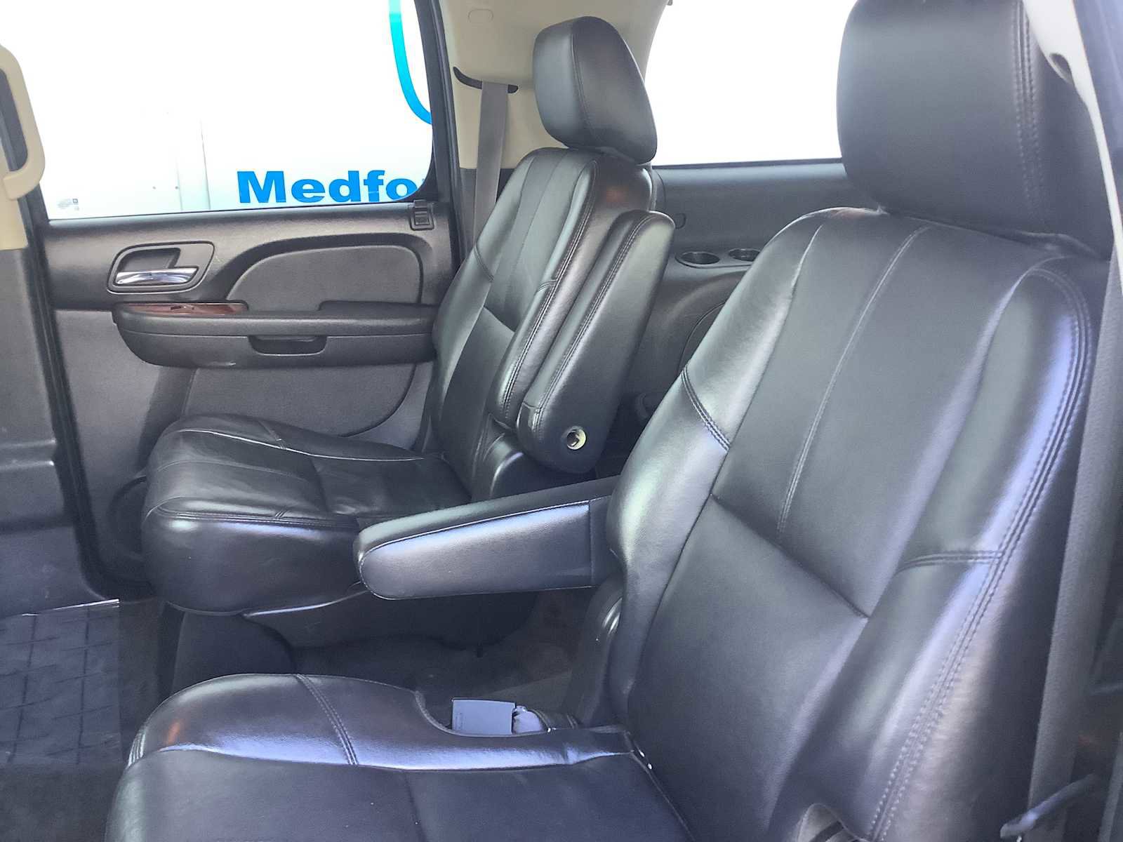 Used 2011 Chevrolet Suburban LT w/ Luxury Package AWD/4WD image 13
