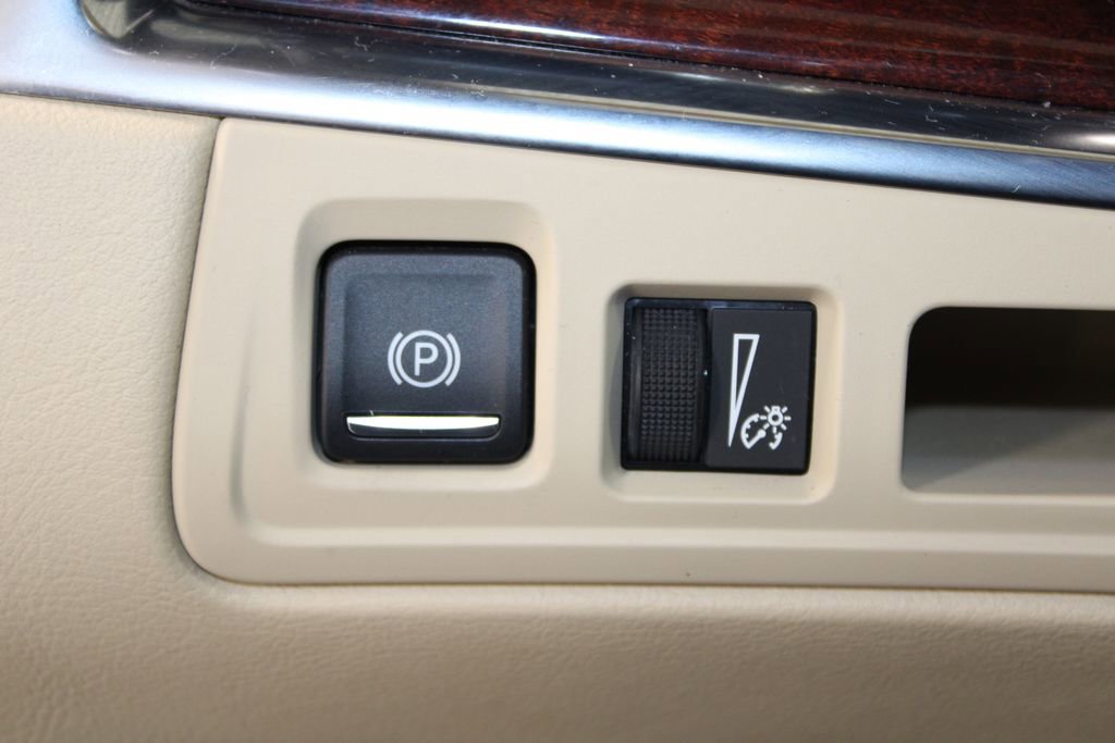 Used 2018 Cadillac XT5 Premium Luxury w/ Driver Assist Package image 43