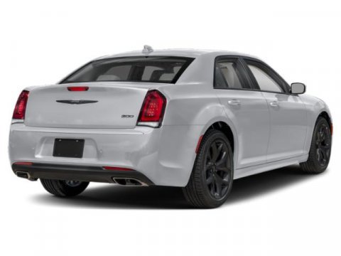 Used 2023 Chrysler 300 Touring L image 2