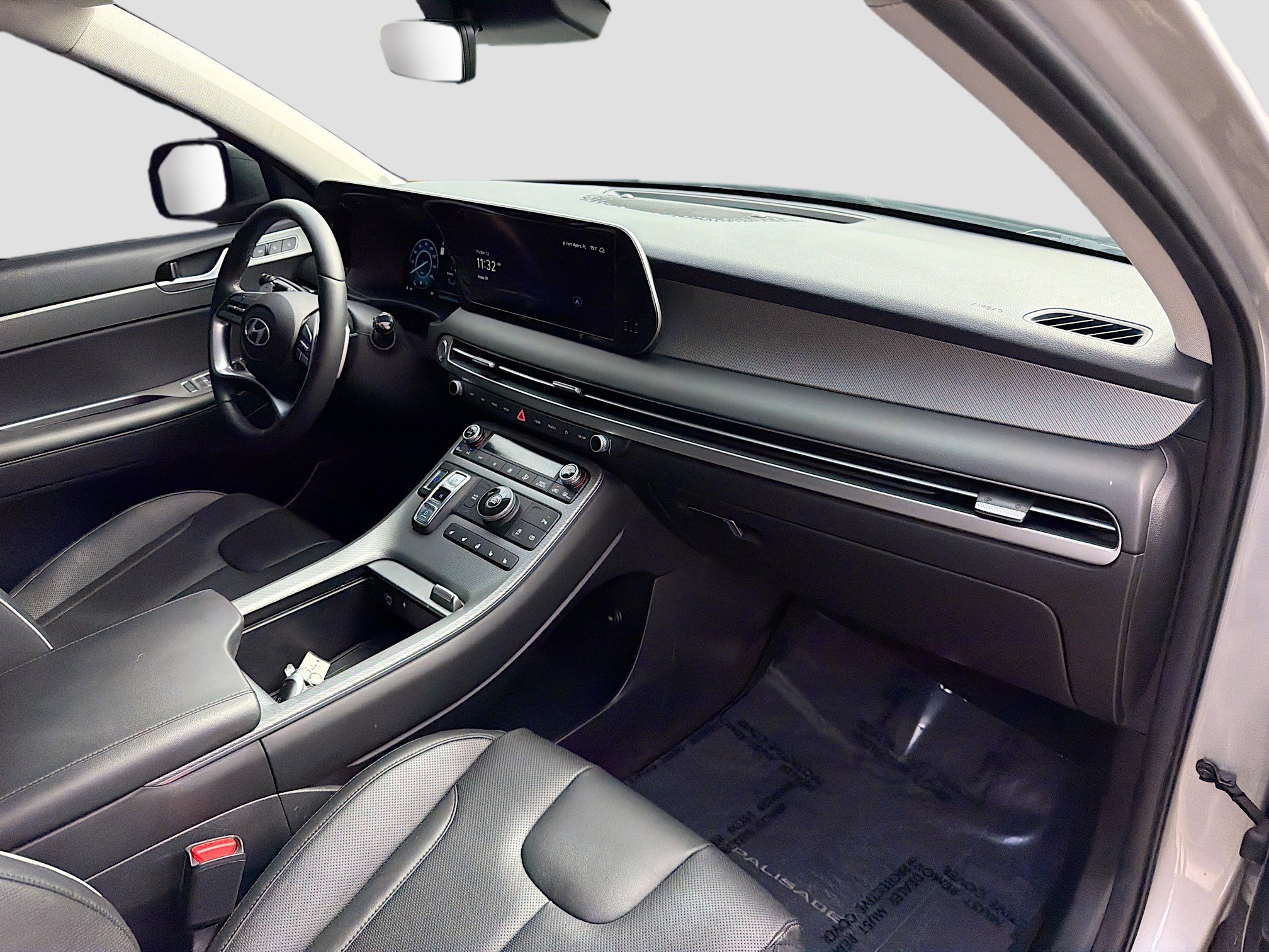 Used 2024 Hyundai Palisade SEL w/ Premium Package image 15