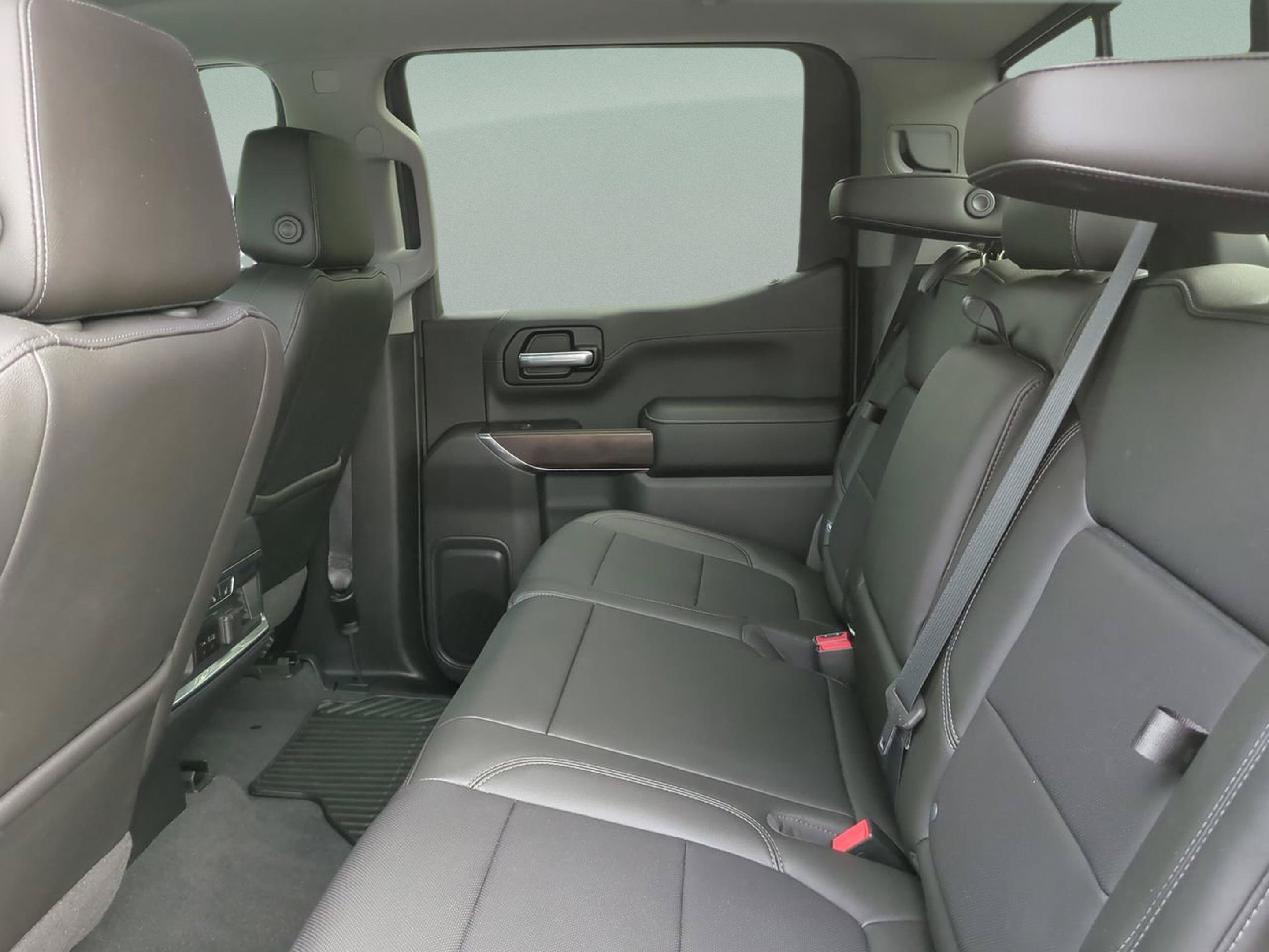 Used 2019 GMC Sierra 1500 SLT w/ SLT Premium Plus Package RWD image 18