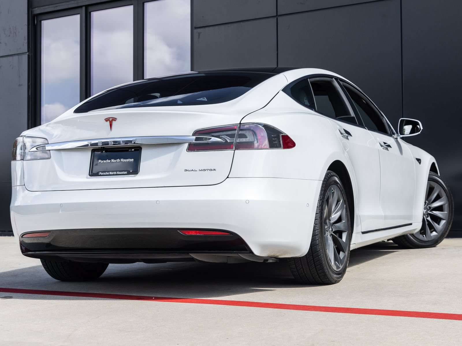 Used 2020 Tesla Model S Long Range AWD/4WD image 8