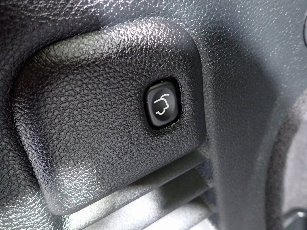 Used 2017 Jeep Grand Cherokee Altitude image 16