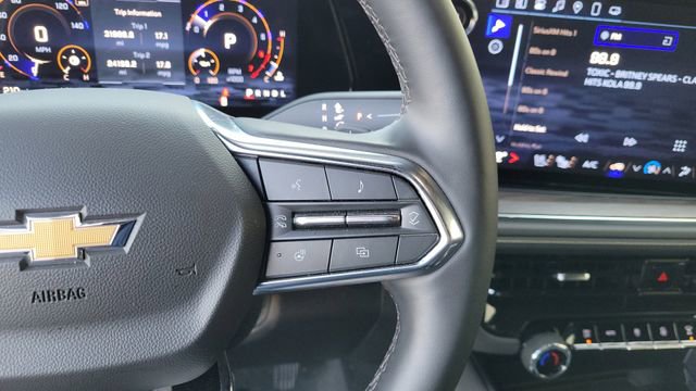 Used 2025 Chevrolet Suburban Premier image 23