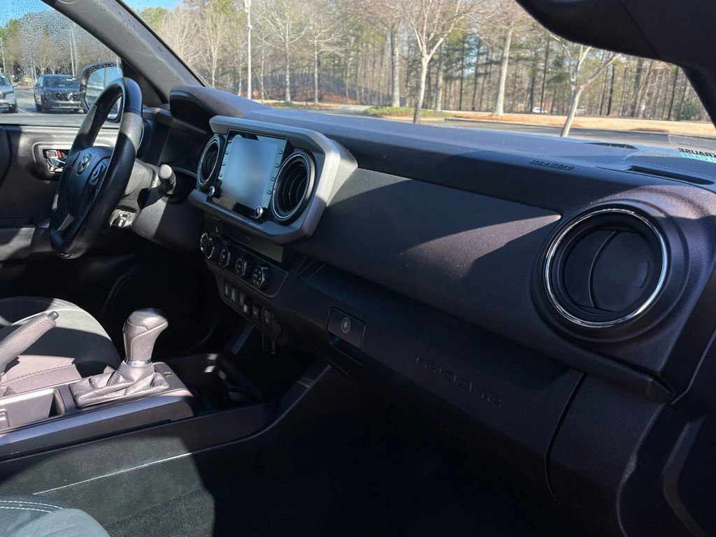 Used 2020 Toyota Tacoma TRD Off-Road w/ Technology Package image 33