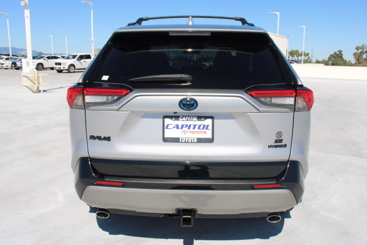 Certified 2022 Toyota RAV4 SE image 4