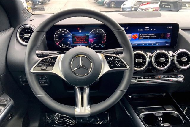 Used 2026 Mercedes-Benz GLA 250 4MATIC image 4