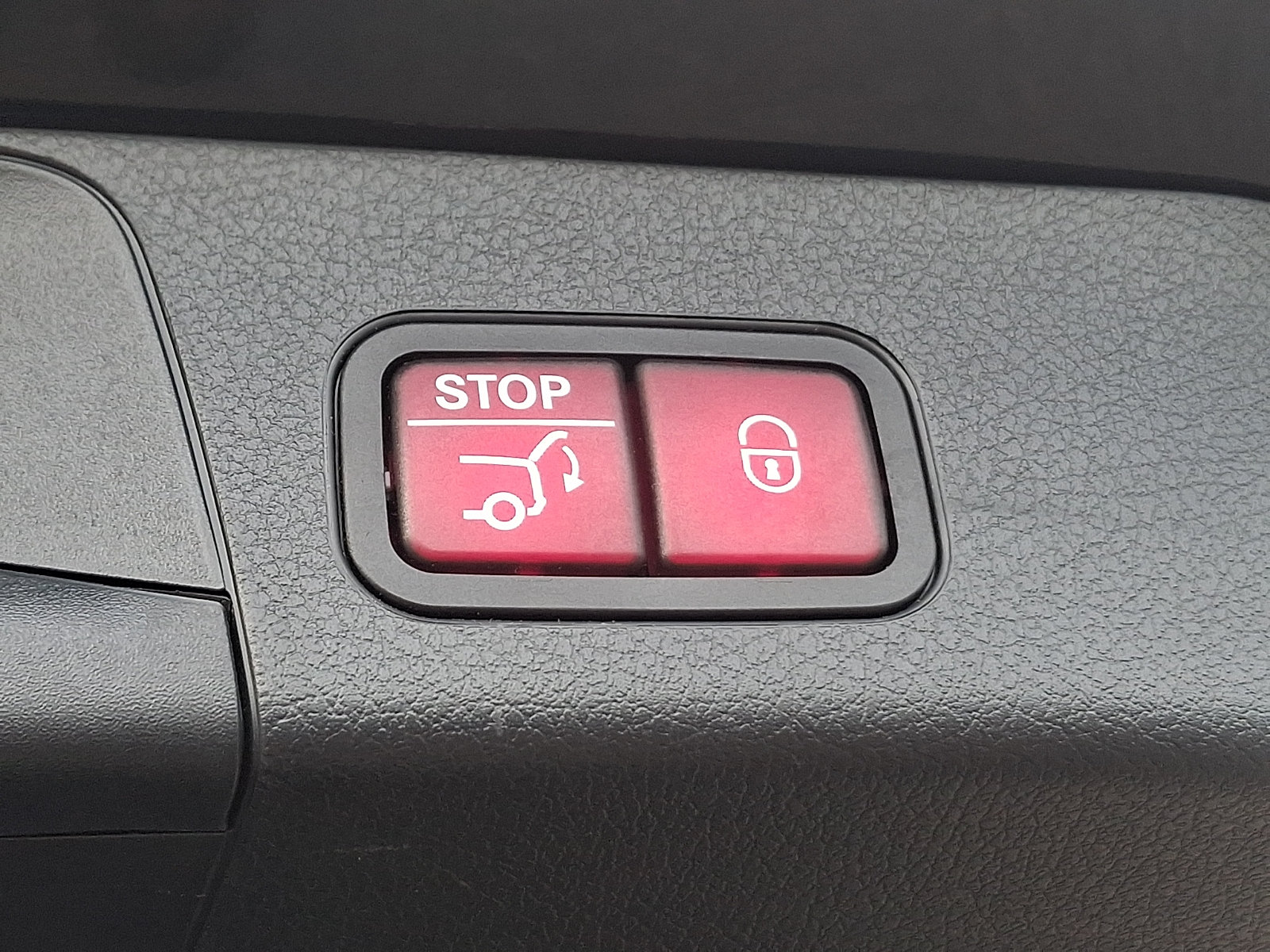 Used 2021 Mercedes-Benz GLB 250 4MATIC image 33
