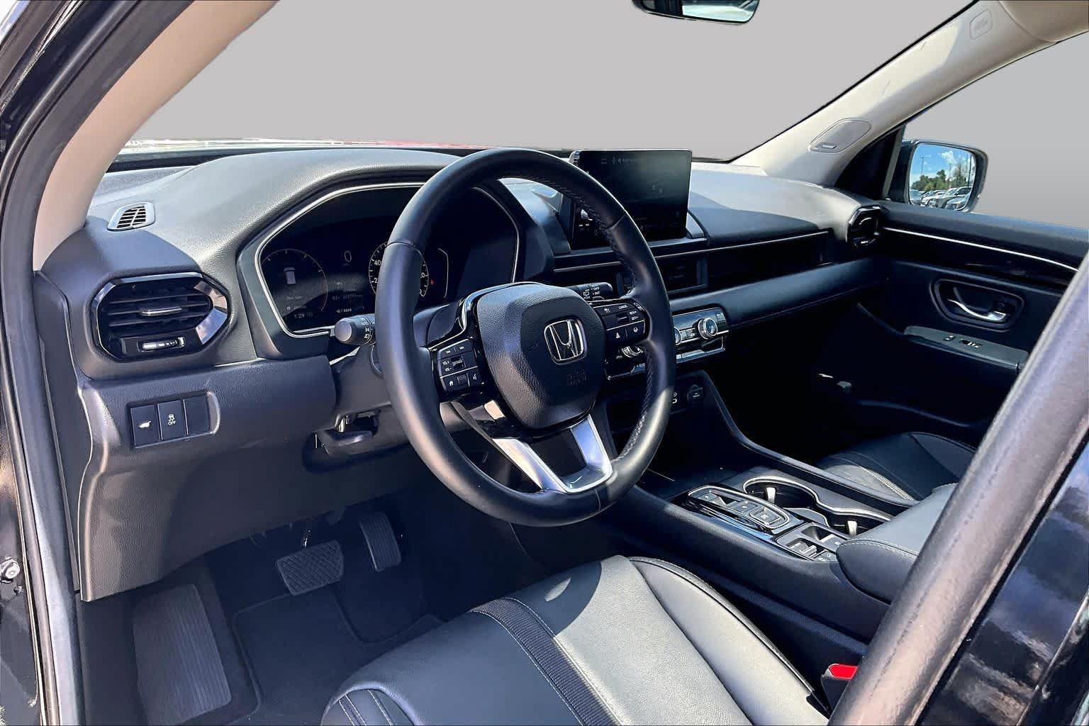 Used 2024 Honda Pilot Touring image 17