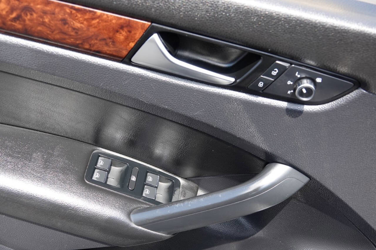 Used 2013 Volkswagen Passat TDI SEL Premium image 58