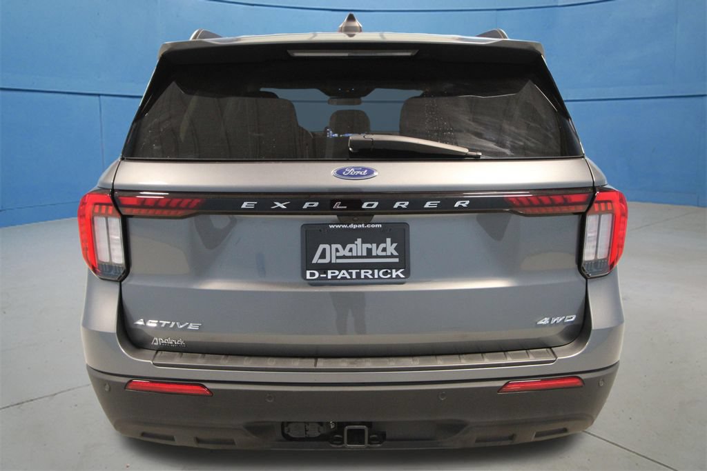 Used 2025 Ford Explorer Active AWD/4WD image 28