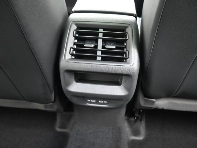 New 2026 Volkswagen Tiguan SE R-Line image 24